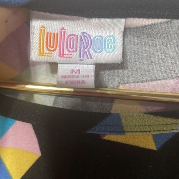 LuLaRoe  IMA Hexagon high-low geometric tunic medium - Picture 5 of 9